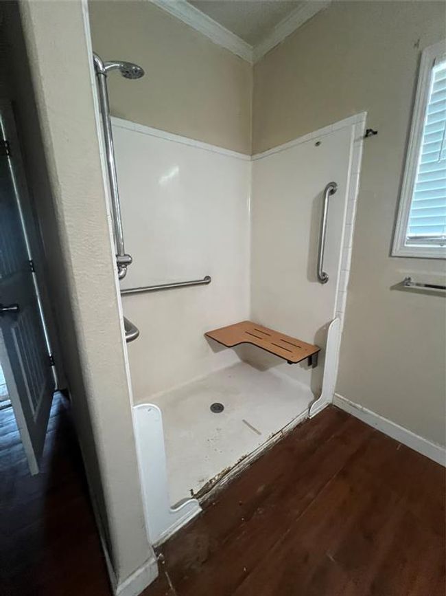 Standing Shower | Image 5