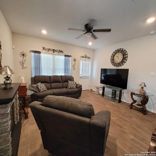 15703 Cardamom Cv, House other with 4 bedrooms, 3 bathrooms and null parking in Von Ormy TX | Image 11