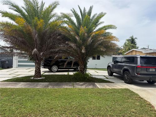 7525 Roosevelt St, Hollywood, FL, 33024-5355 | Card Image