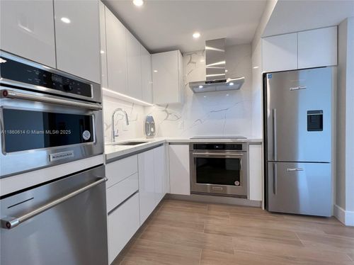apt-207-1881 Middle River Dr, Fort Lauderdale, FL, 33305-3555 | Card Image