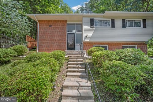 7826 Glenister Dr, SPRINGFIELD, VA, 22152-2008 | Card Image