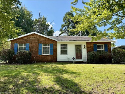 607 Munster Ave, Greensboro, NC, 27406-6717 | Card Image