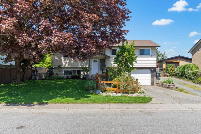 26827 33 A Avenue, House other with 5 bedrooms, 2 bathrooms and 5 parking in Langley BC | Image 1