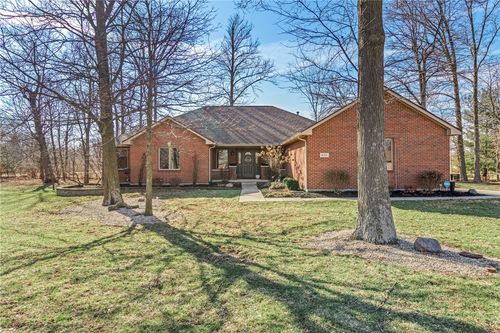 857 Shaney Ln, Brookville, OH, 45309-1375 | Card Image