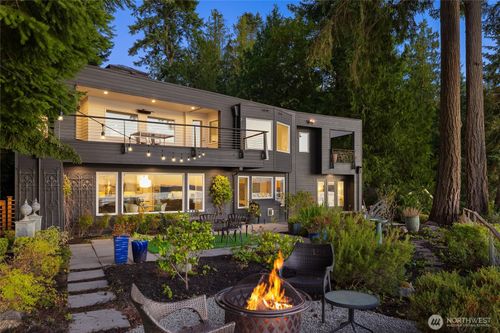 12145 Arrow Point Loop Ne, Bainbridge Island, WA, 98110-1478 | Card Image