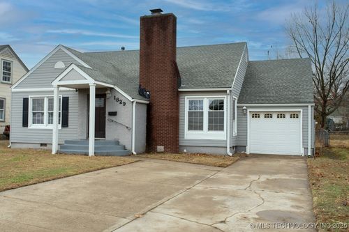 1829 Dewey Ave, Bartlesville, OK, 74003-6225 | Card Image