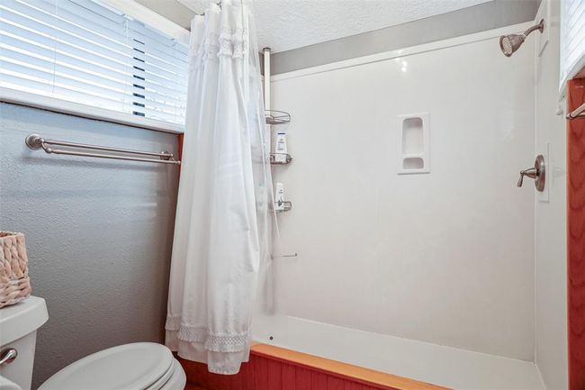 Secondary Primary bathroom | Image 29