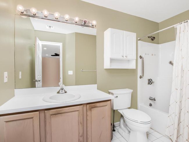 Primary bath with tub/shower combo | Image 14