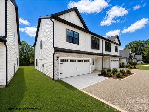 1224 N Sharon Amity Road, Charlotte, NC, 28211 | Card Image