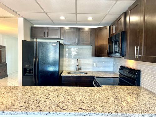 111-111 Oakridge I, Deerfield Beach, FL, 33442-1916 | Card Image