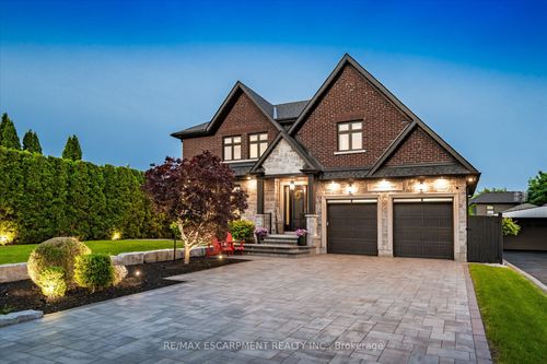 1298 Pinegrove Rd, Oakville, ON, L6L2X3 | Card Image