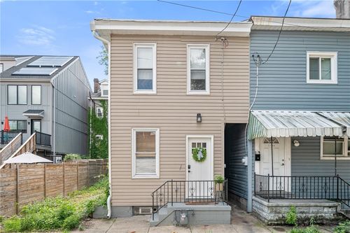 5140 Dresden Way, Pittsburgh, PA, 15201-2515 | Card Image