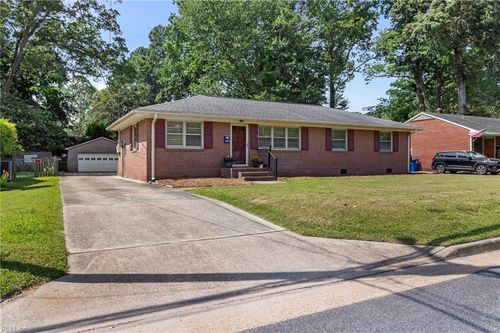 543 Blount Point Rd, Newport News, VA, 23606-2042 | Card Image