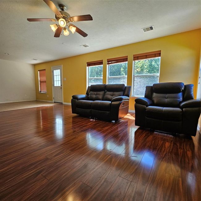 11727 Madison Oak St, House other with 3 bedrooms, 3 bathrooms and 2 parking in Houston TX | Image 7