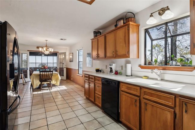 221 Kokomo Run, House other with 3 bedrooms, 2 bathrooms and 2 parking in Pointblank TX | Image 13