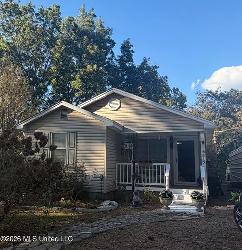 6815 Yellowdog Rd, Senatobia, MS, 38668-6845 | Card Image