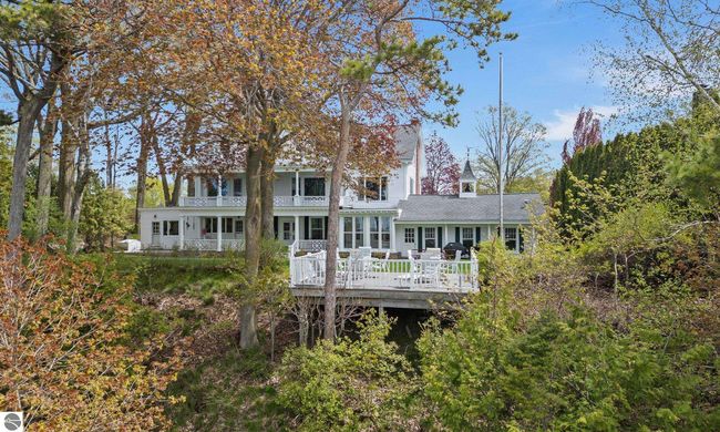 431 Michigan Ave, House other with 10 bedrooms, 7 bathrooms and null parking in Charlevoix MI | Image 68