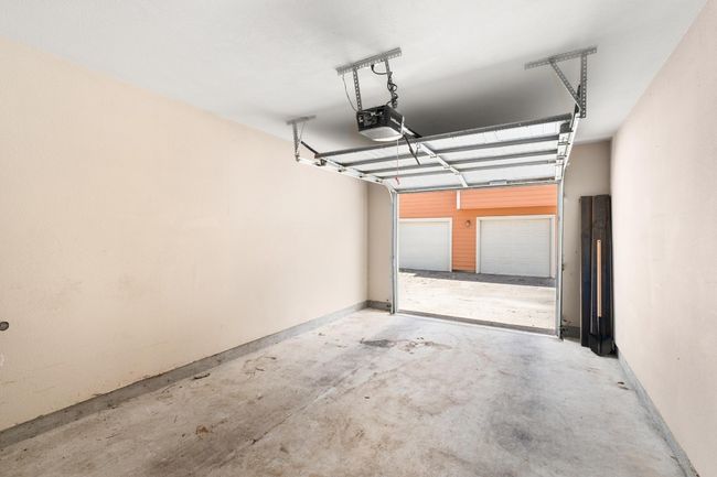 Spacious 1-car garage | Image 26