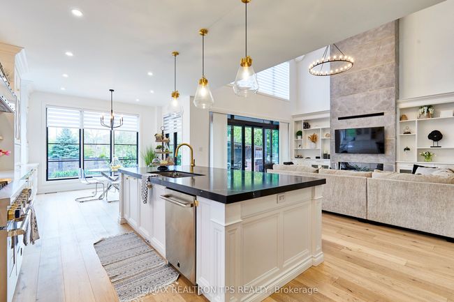 35 Heber Down Cres, House other with 5 bedrooms, 5 bathrooms and 6 parking in Whitby ON | Image 15