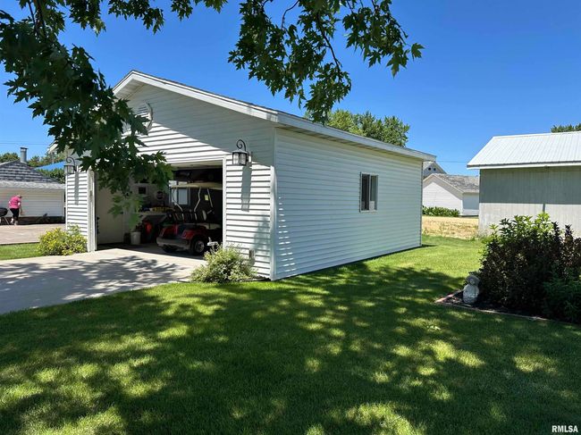 24 E Gillet St, House other with 3 bedrooms, 2 bathrooms and null parking in Preston IA | Image 6