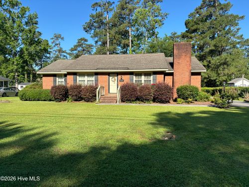 415 S Mcneil St, Burgaw, NC, 28425-5035 | Card Image