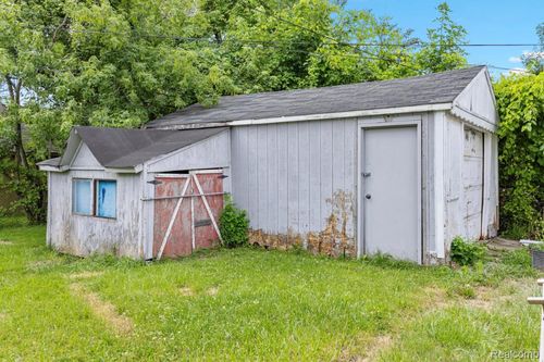 11084 Studebaker Ave, Warren, MI, 48089-2437 | Card Image