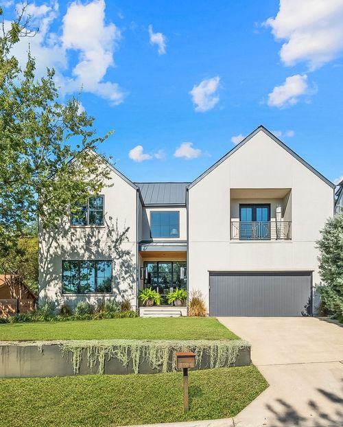 3621 Peregrine Falcon Dr, Austin, TX, 78746-7438 | Card Image