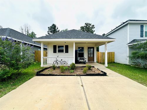 16922 Marie Village Dr, Conroe, TX, 77306-2234 | Card Image
