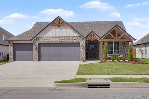 2918 E Rockford Pl, Broken Arrow, OK, 74014-3497 | Card Image