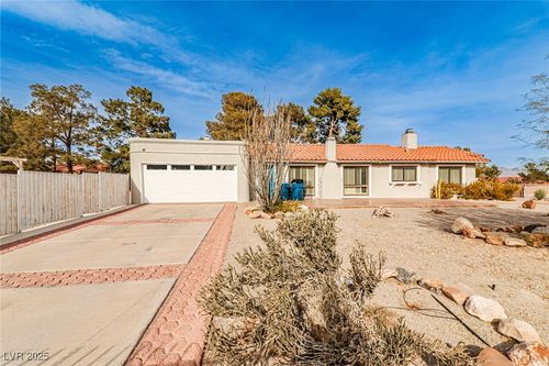 6315 N Park St, Las Vegas, NV, 89149-2349 | Card Image