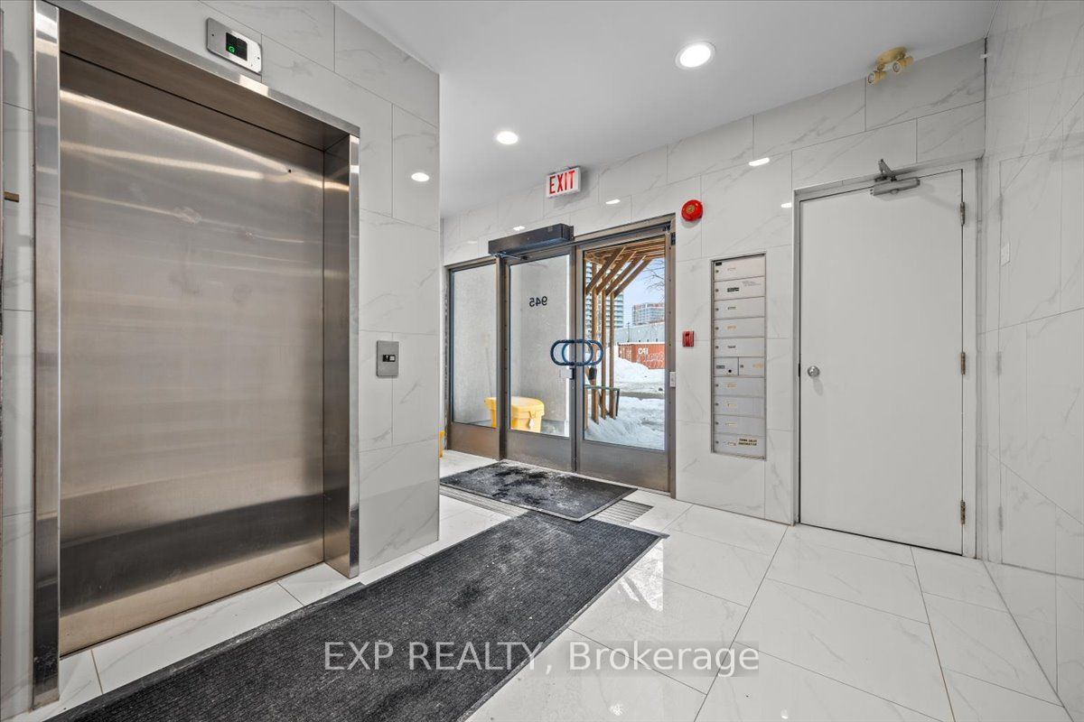 Commercial Lease in West Centre Town 2