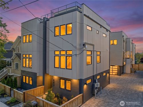 1410 B N 47th St, Seattle, WA, 98103-7084 | Card Image