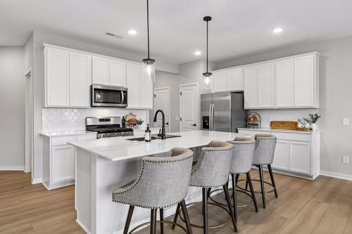 9516 4th St N, Lake Elmo, MN, 55042-4522 | Card Image