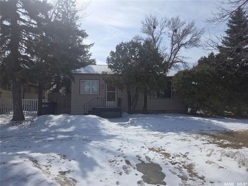 703 Main St, Kipling, SK, S0G2S0 | Card Image