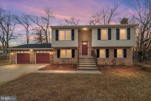 9008 Townsend Ln, CLINTON, MD, 20735-2870 | Card Image