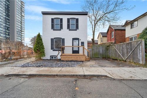 73 Peter St, Hamilton, ON, L8R1T4 | Card Image