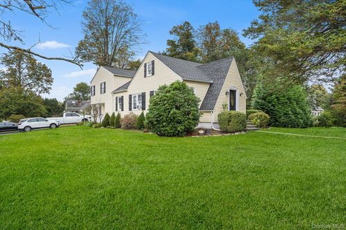 8 Raymond Dr, Carmel, NY, 10512-1115 | Card Image