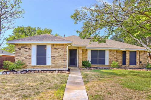 709 Bridgewater Ln, Mesquite, TX, 75181-2323 | Card Image
