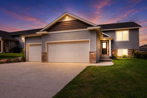 280 Highlands Ave, Zumbrota, MN, 55992-5169 | Card Image