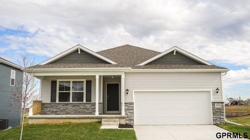 16322 Davidson St, Bennington, NE, 68007-5631 | Card Image
