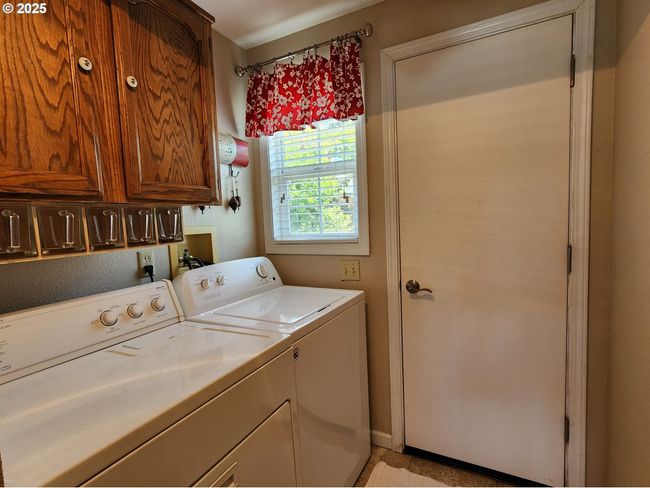 Laundry-Upper | Image 32