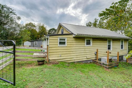 1692 Arkansas Ave, Bristol, TN, 37620-5022 | Card Image