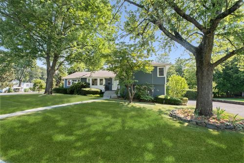 64 Richbell Rd, White Plains, NY, 10605-4634 | Card Image