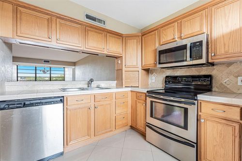 apt-401-1705 Whitehall Dr, Davie, FL, 33324-6914 | Card Image