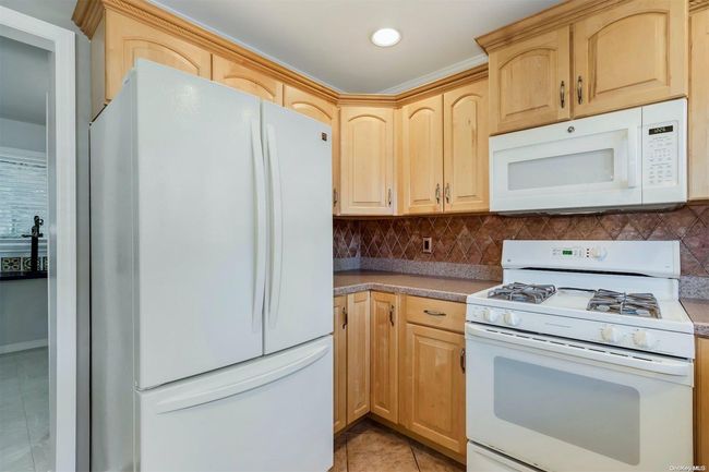 136 Mccarthy Ln, House other with 3 bedrooms, 2 bathrooms and null parking in Great River NY | Image 14