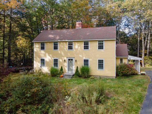 40 Louise Ln, Fremont, NH, 03044-3001 | Card Image