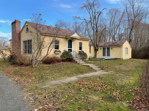 69 River St, Guilford, CT, 06437-2620 | Card Image
