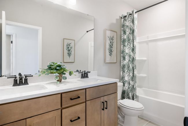 Aspen Bathroom 2 | Image 25