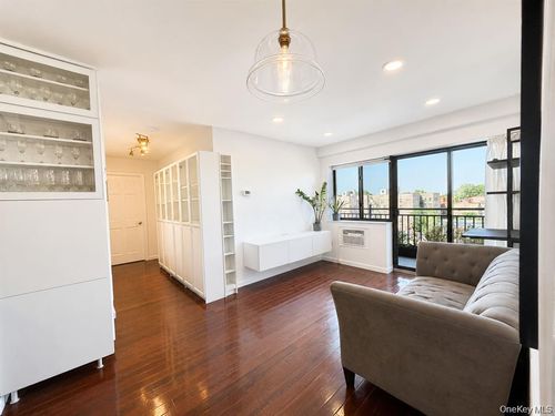 7d-37-49 81st Street, New York, NY, 11372 | Card Image