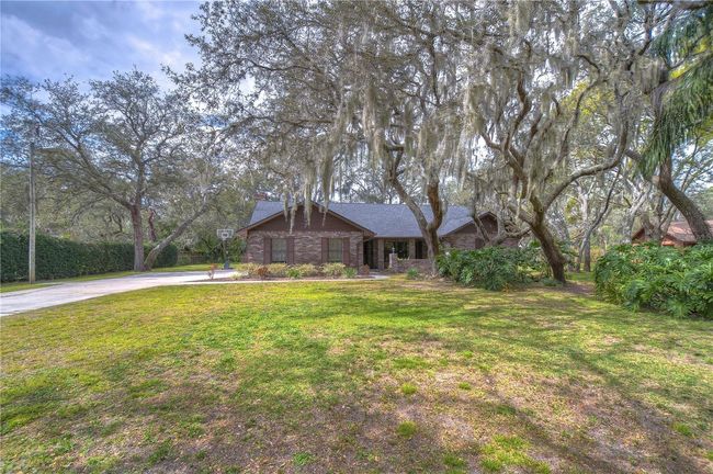 Front of home | Image 10